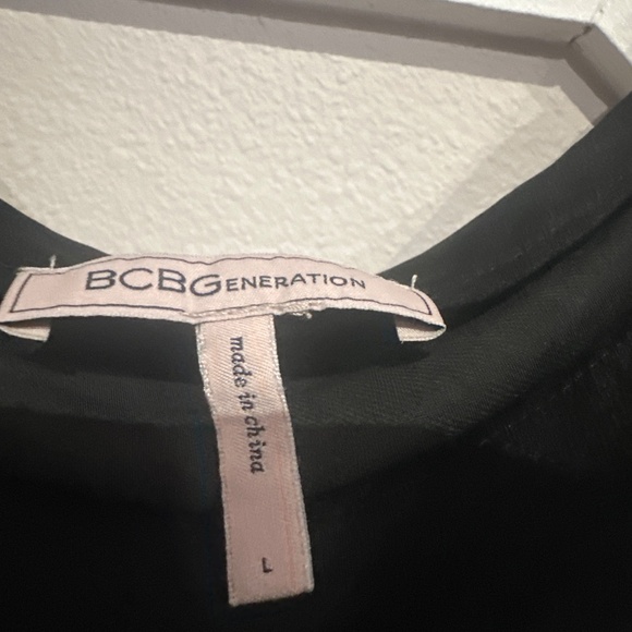 Beautiful Black top by BCBGeneration - Picture 3 of 4